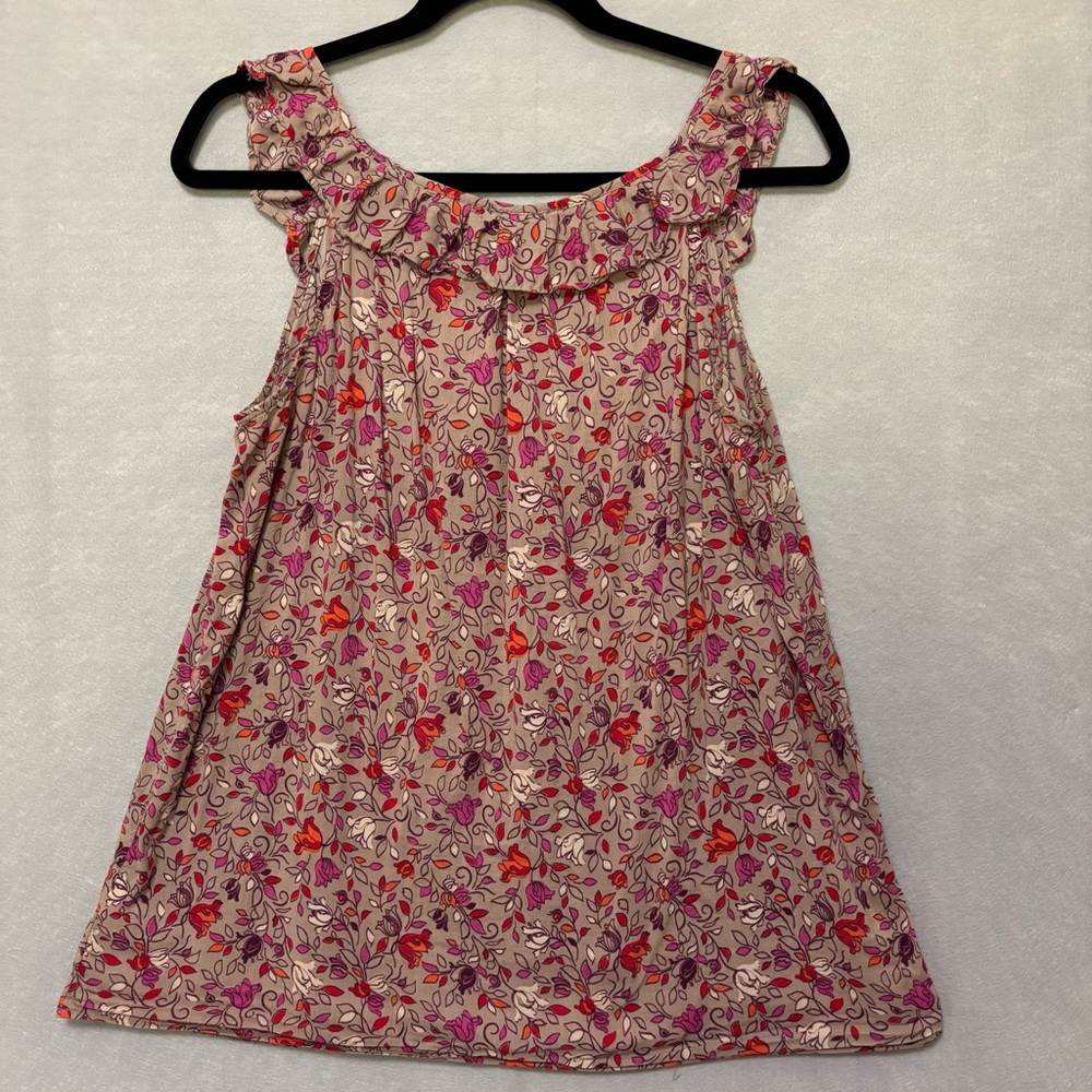 Old Navy Women’s Sleeveless Blouse -  Tan/Red/Pink Floral Design - Picture 2 of 5